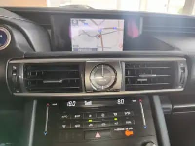 Vendo Lexus IS 300H 2017 - 25900 EUR, 68000 km - AUTO.MOTO.pt