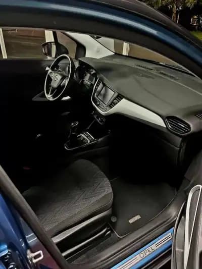 Vendo Opel Crossland X 2020 - 13350 EUR, 32238 km - AUTO.MOTO.pt