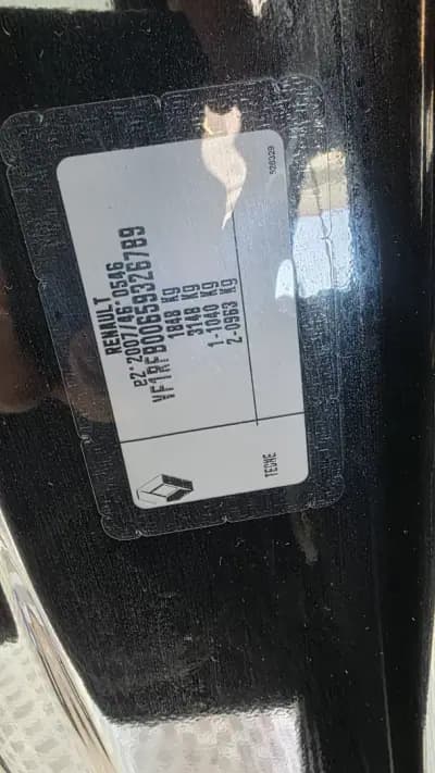 Sell Renault Mégane 2017 - 13900 EUR, 106866 km - AUTO.MOTO.pt