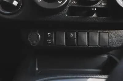 Sell Toyota Hilux 2023 - 44900 EUR, 17280 km - AUTO.MOTO.pt