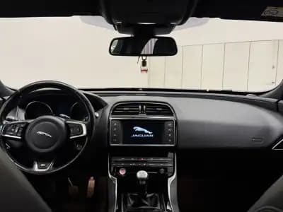 Sell Jaguar XE 2016 - 15990 EUR, 184000 km - AUTO.MOTO.pt