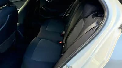 Sell BMW 118 2019 - 22900 EUR, 142000 km - AUTO.MOTO.pt