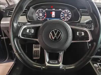 Vendo Volkswagen Passat Variant 2018 - 21990 EUR, 137500 km - AUTO.MOTO.pt