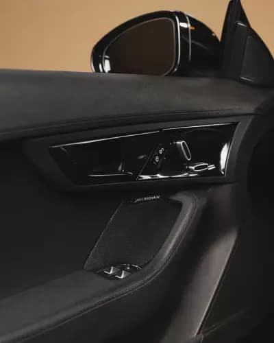 Vendo Jaguar F-Type 2018 - 45950 EUR, 78000 km - AUTO.MOTO.pt