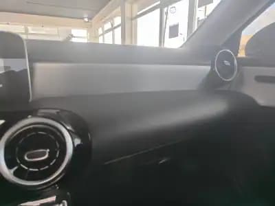 Vendo Mercedes-Benz A 220 Limousine 2020 - 30900 EUR, 30000 km - AUTO.MOTO.pt