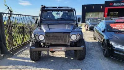 Vendo Land Rover Defender 2001 - 35000 EUR, 81787 km - AUTO.MOTO.pt