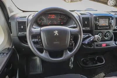 Sell Peugeot Boxer 335 L3H2 BLUEHDI 130 PREMIUM 2019 - 18700 EUR, 208000 km - AUTO.MOTO.pt