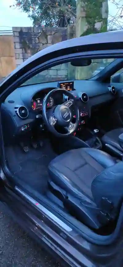 Vendo Audi A1 2012 - 11900 EUR, 225000 km - AUTO.MOTO.pt