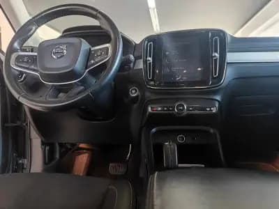 Vendo Volvo XC 40 2019 - 23850 EUR, 132000 km - AUTO.MOTO.pt