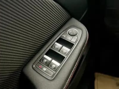 Vendo Renault Clio 2020 - 16950 EUR, 99000 km - AUTO.MOTO.pt