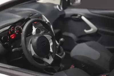 Vendo Ford KA 2015 - 4999 EUR, 174924 km - AUTO.MOTO.pt