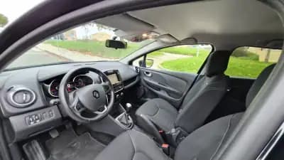 Vendo Renault Clio Sport Tourer 2018 - 11890 EUR, 98000 km - AUTO.MOTO.pt