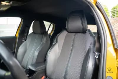 Vendo Peugeot e-208 2023 - 17900 EUR, 25000 km - AUTO.MOTO.pt