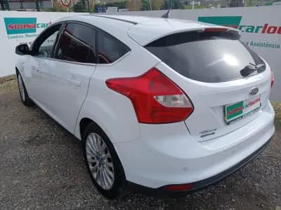 Sell Ford Focus 2012 - 7950 EUR, 136113 km - AUTO.MOTO.pt
