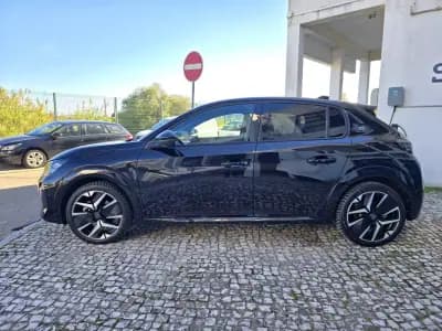 Vendo Peugeot e-208 2024 - 25450 EUR, 11000 km - AUTO.MOTO.pt