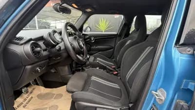 Vendo MINI Cooper 2018 - 19990 EUR, 102000 km - AUTO.MOTO.pt