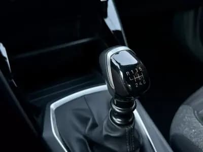 Vendo Peugeot 2008 2024 - 20950 EUR, 37000 km - AUTO.MOTO.pt