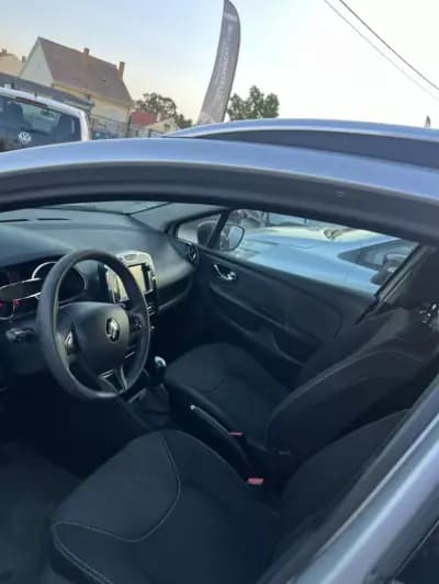 Sell Renault Clio Sport Tourer 2014 - 8250 EUR, 235000 km - AUTO.MOTO.pt