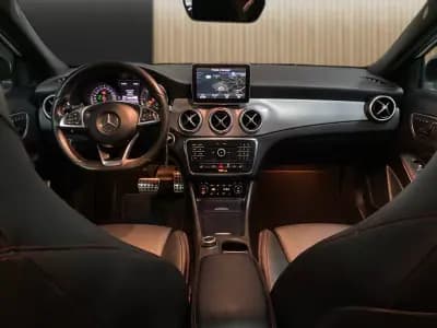 Sell Mercedes-Benz GLA 180 2015 - 21950 EUR, 22737 km - AUTO.MOTO.pt