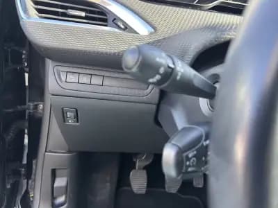 Vendo Peugeot 208 2016 - 9500 EUR, 133450 km - AUTO.MOTO.pt