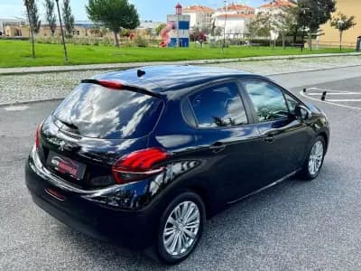 Sell Peugeot 208 2019 - 10450 EUR, 84000 km - AUTO.MOTO.pt