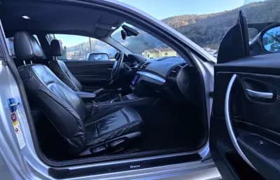 Vendo BMW 118 2018 - 9999 EUR, 300000 km - AUTO.MOTO.pt