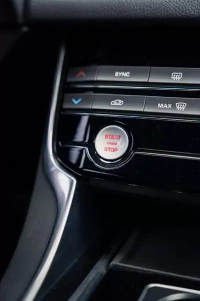 Vendo Jaguar XF 2017 - 24990 EUR, 145800 km - AUTO.MOTO.pt