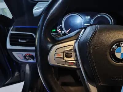 Vendo BMW 740 2018 - 30750 EUR, 246000 km - AUTO.MOTO.pt