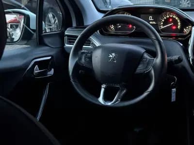 Vendo Peugeot 2008 2019 - 13250 EUR, 90000 km - AUTO.MOTO.pt