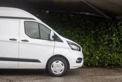 Vendo Ford Transit 2019 - 16900 EUR, 211600 km - AUTO.MOTO.pt