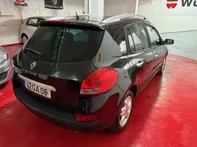 Vendo Renault Clio Break 2008 - 4900 EUR, 215000 km - AUTO.MOTO.pt