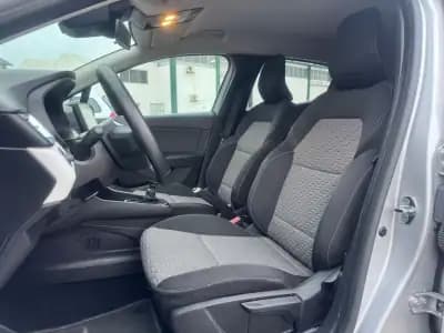 Vendo Renault Clio 2023 - 14490 EUR, 58773 km - AUTO.MOTO.pt