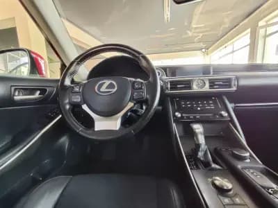 Vendo Lexus IS 300H 2017 - 25900 EUR, 68000 km - AUTO.MOTO.pt