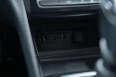 Vendo Renault Mégane Sport Tourer 2017 - 14950 EUR, 84000 km - AUTO.MOTO.pt