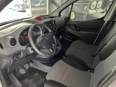 Sell Peugeot Partner 2018 - 12600 EUR, 54832 km - AUTO.MOTO.pt