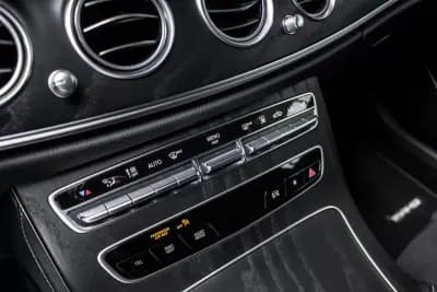 Sell Mercedes-Benz E 300 2022 - 39750 EUR, 66165 km - AUTO.MOTO.pt