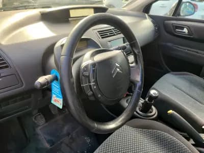 Vendo Citroën C4 2005 - 3290 EUR, 249000 km - AUTO.MOTO.pt