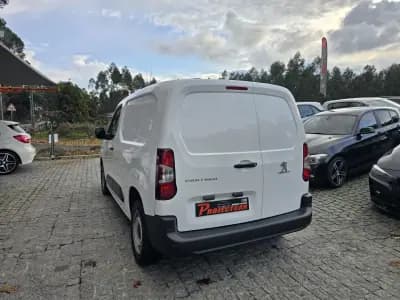 Vendo Peugeot Partner 2020 - 13900 EUR, 99000 km - AUTO.MOTO.pt