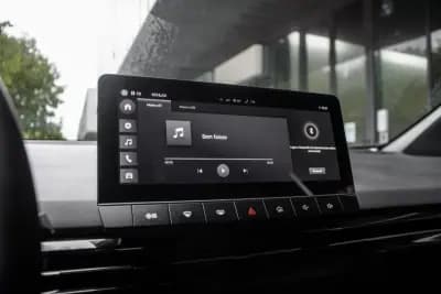 Sell MG MG4 2023 - 19450 EUR, 19778 km - AUTO.MOTO.pt