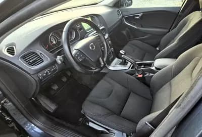 Sell Volvo V40 2016 - 16500 EUR, 79000 km - AUTO.MOTO.pt