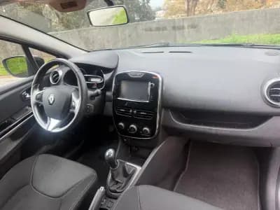 Vendo Renault Clio Sport Tourer 2014 - 7890 EUR, 179000 km - AUTO.MOTO.pt