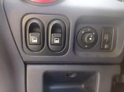 Vendo Peugeot 1007 2005 - 5990 EUR, 189500 km - AUTO.MOTO.pt