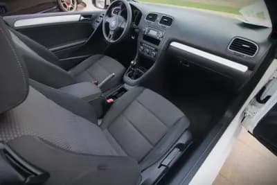 Vendo Volkswagen Golf Cabriolet 2013 - 12450 EUR, 104500 km - AUTO.MOTO.pt