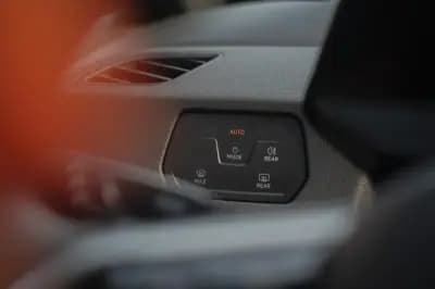 Vendo Volkswagen ID.3 2024 - 29990 EUR, 15120 km - AUTO.MOTO.pt