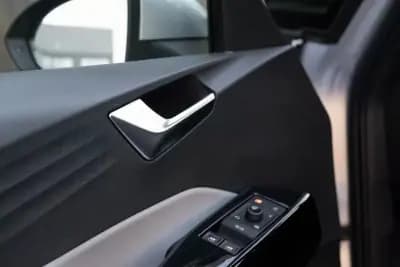 Sell Volkswagen ID.3 2023 - 23750 EUR, 98300 km - AUTO.MOTO.pt