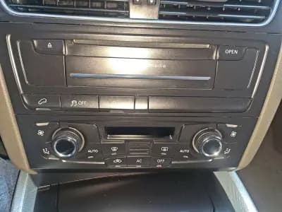 Vendo Audi Q5 2011 - 17500 EUR, 175000 km - AUTO.MOTO.pt