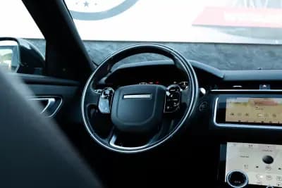 Vendo Land Rover Range Rover Velar 2019 - 52900 EUR, 115000 km - AUTO.MOTO.pt