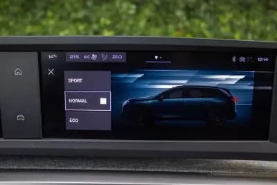 Vendo Peugeot 5008 2025 - 33500 EUR, 15000 km - AUTO.MOTO.pt