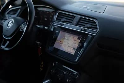 Sell Volkswagen Tiguan Allspace 2018 - 29890 EUR, 105000 km - AUTO.MOTO.pt