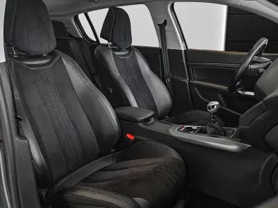 Vendo Peugeot 308 2018 - 12950 EUR, 134000 km - AUTO.MOTO.pt